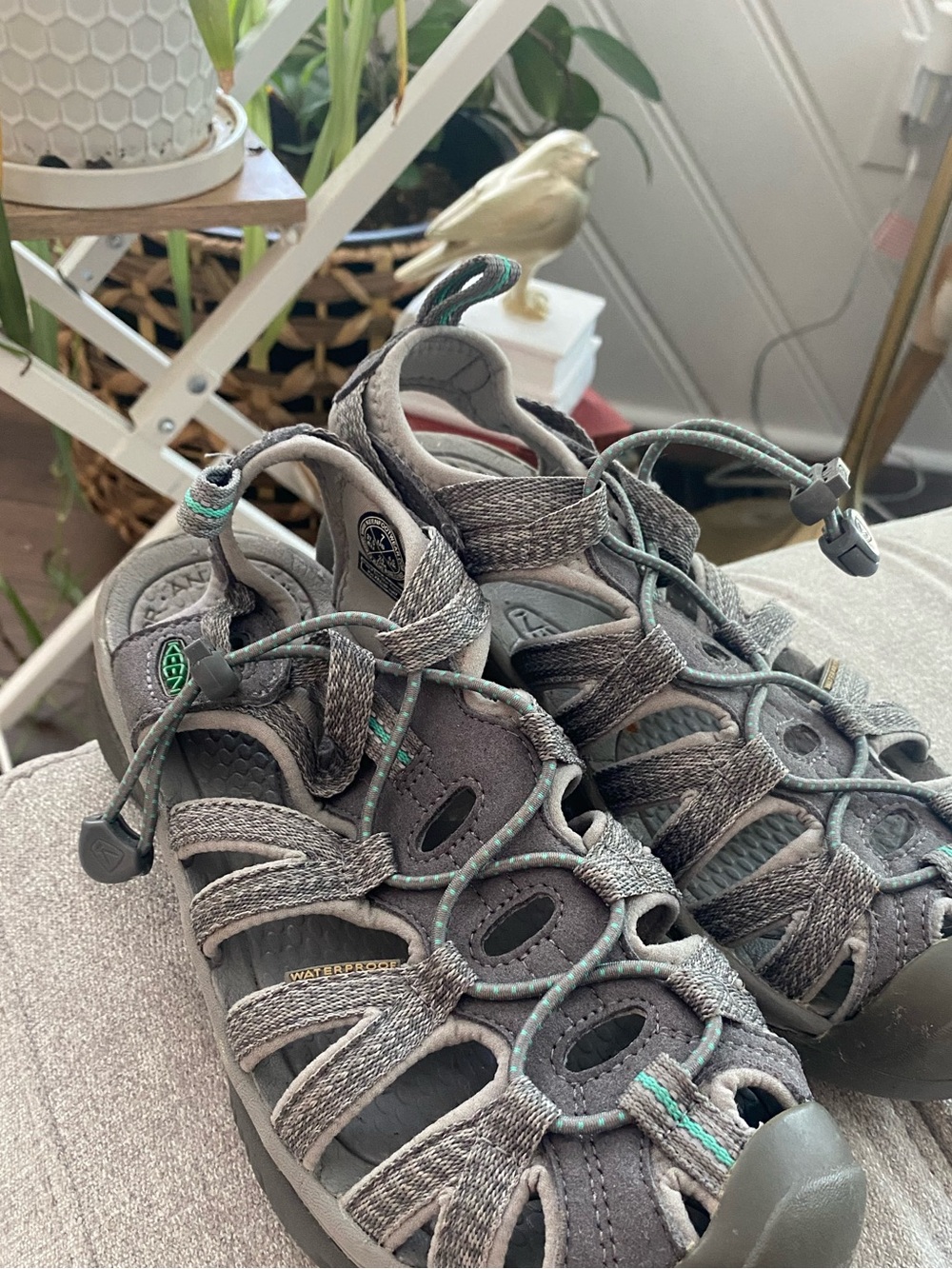 KEEN Women's Gray Sport Sandals with Teal Accents size 7 EXCELLENT CONDITION!